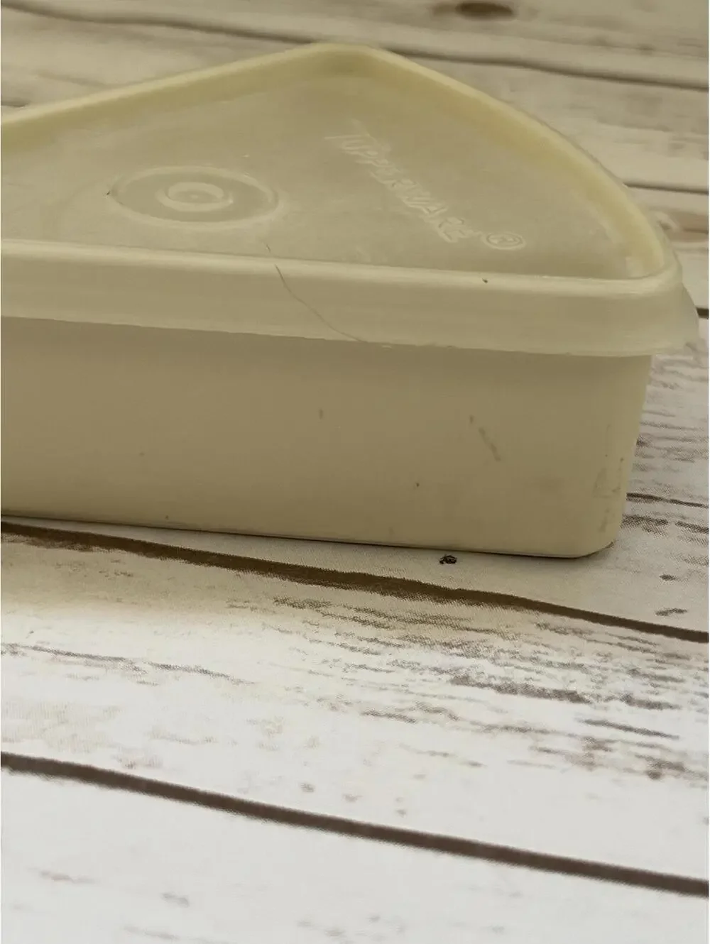 Vintage Tupperware Plastic Food Storage Containers with Lids -‎ Set of 2